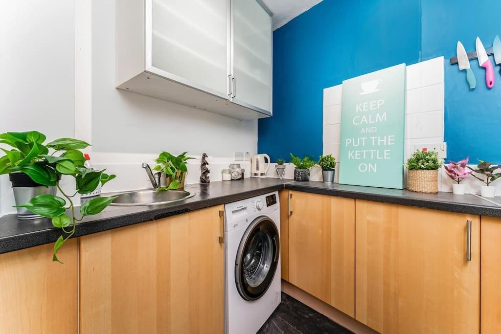 Traditional 1-Bed Flat In Southside Glasgow Exterior foto
