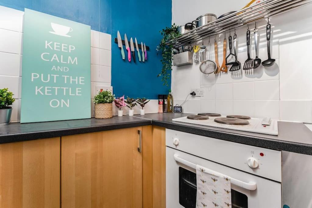 Traditional 1-Bed Flat In Southside Glasgow Exterior foto